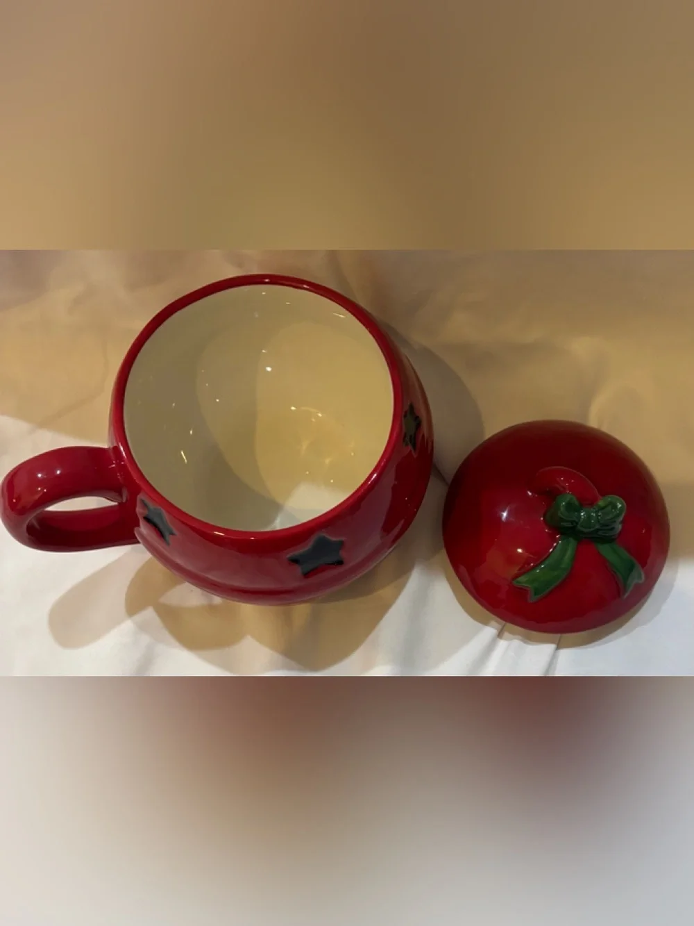 POTTERY BARN RED W/ GREEN BOW JINGLE BELL FIGURAL MUG W/ LID HOLIDAY NEW NWT